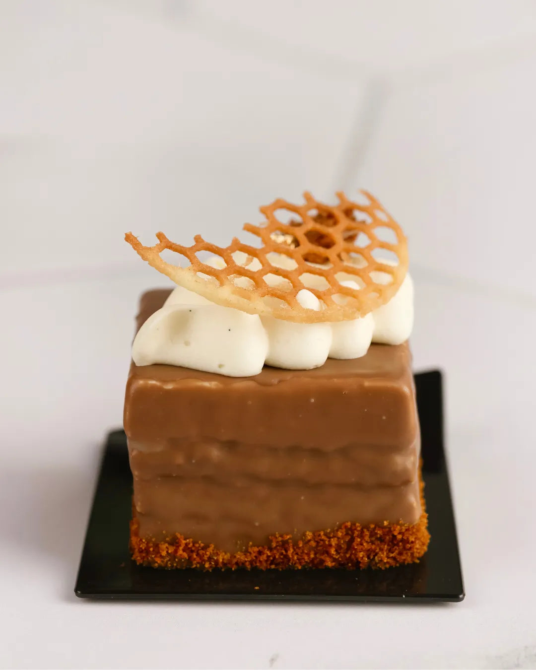 Miodownik – Traditional Sweetness with a Touch of Nostalgia